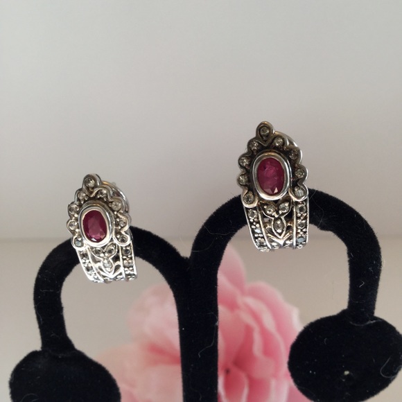 Jewelry - 🚫SOLD🚫RUBY CAB EARRINGS CLIP/POST🌸
